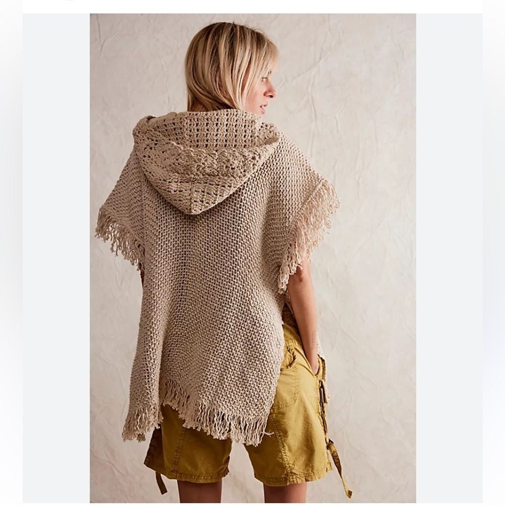 Free People ONE size Topanga Crochet Poncho retail $198 with hood & fringe hems